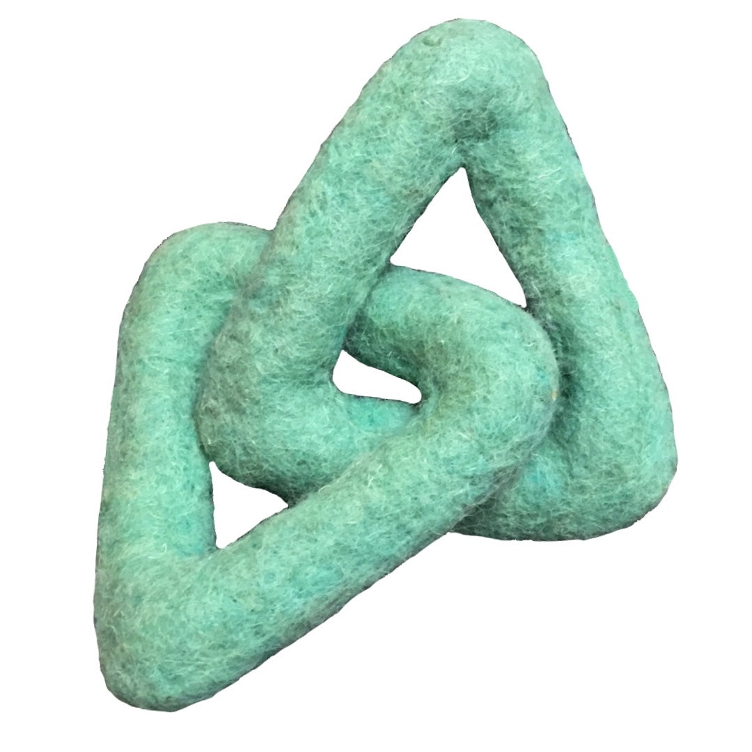 Wool Felt Pet Toy Chain-Shaped Fun for Mindful Play