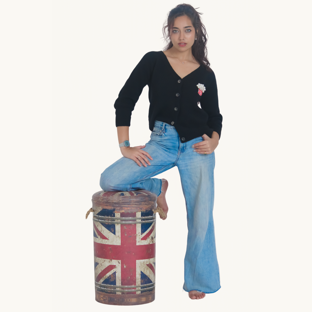 Noa Cardigan – Cozy, Warmth, and Affection in Handknitted Wool